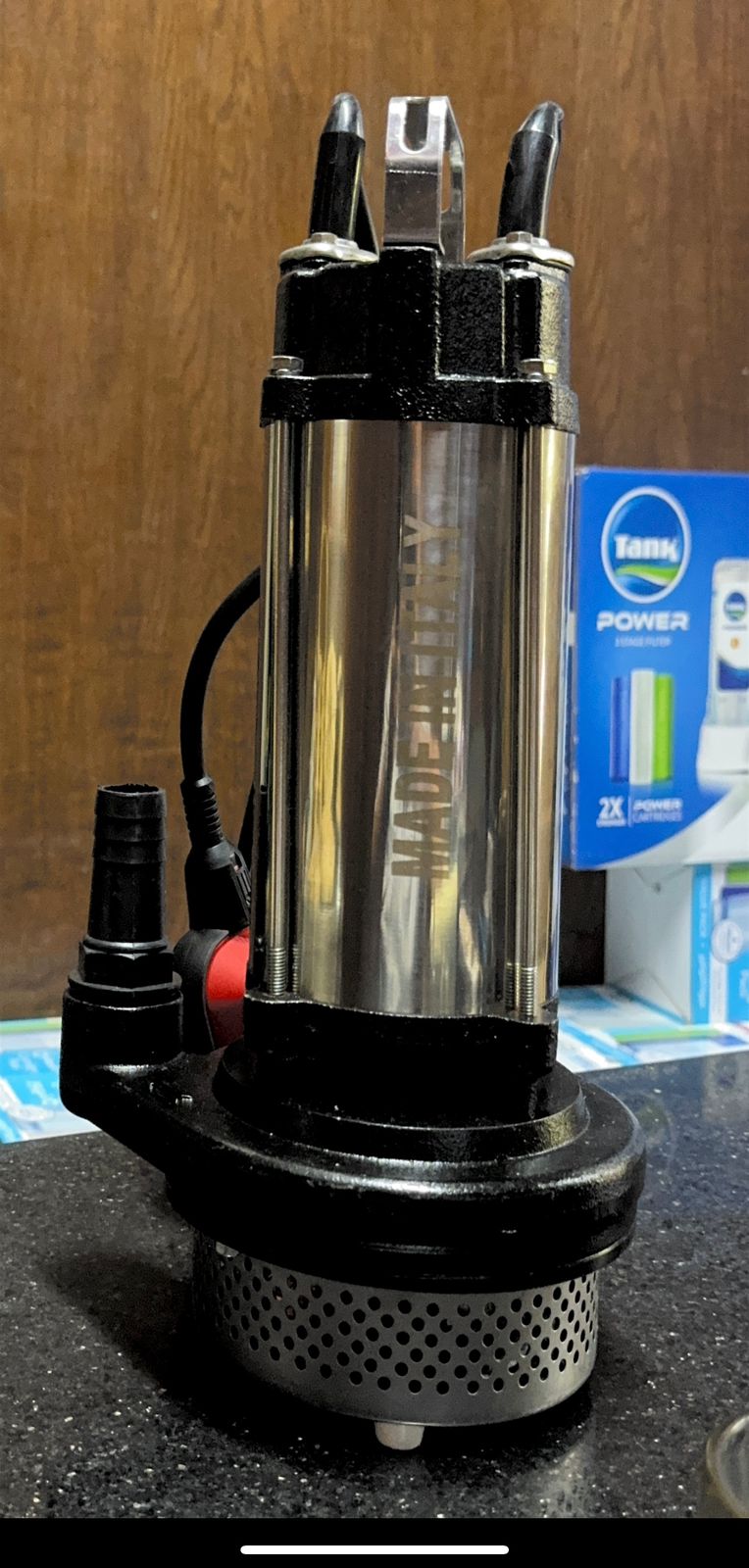 Single stainless submersible pump